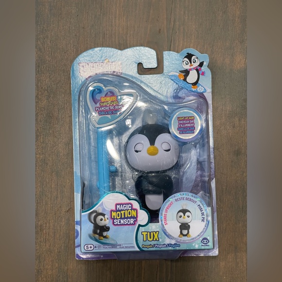 NEW WowWee Fingerlings TUX The Penguin Interactive Magic Motion Sensor Toy - Picture 6 of 7